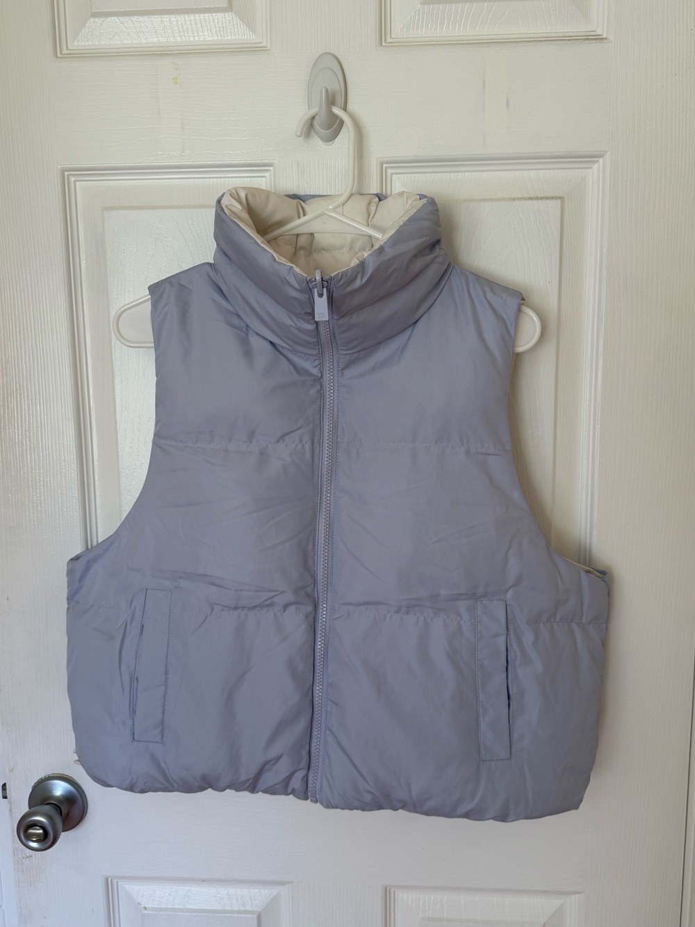 All in Motion Reversible Snowsport Short Puffer Vest || Medium